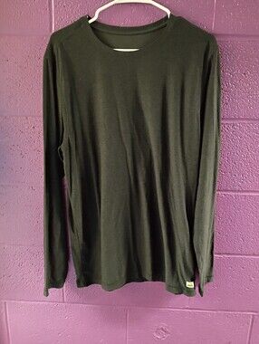 Vuori Black Long Sleeve Crewneck Shirt